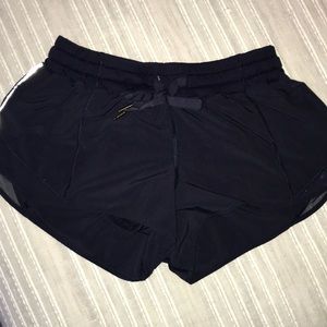 Lululemon 2.5” Hotty Hot Short Navy